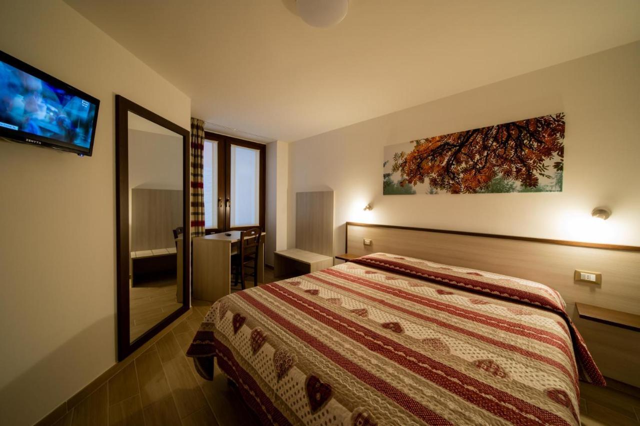Chambres D'Hotel A Rosy Aosta Eksteriør bilde