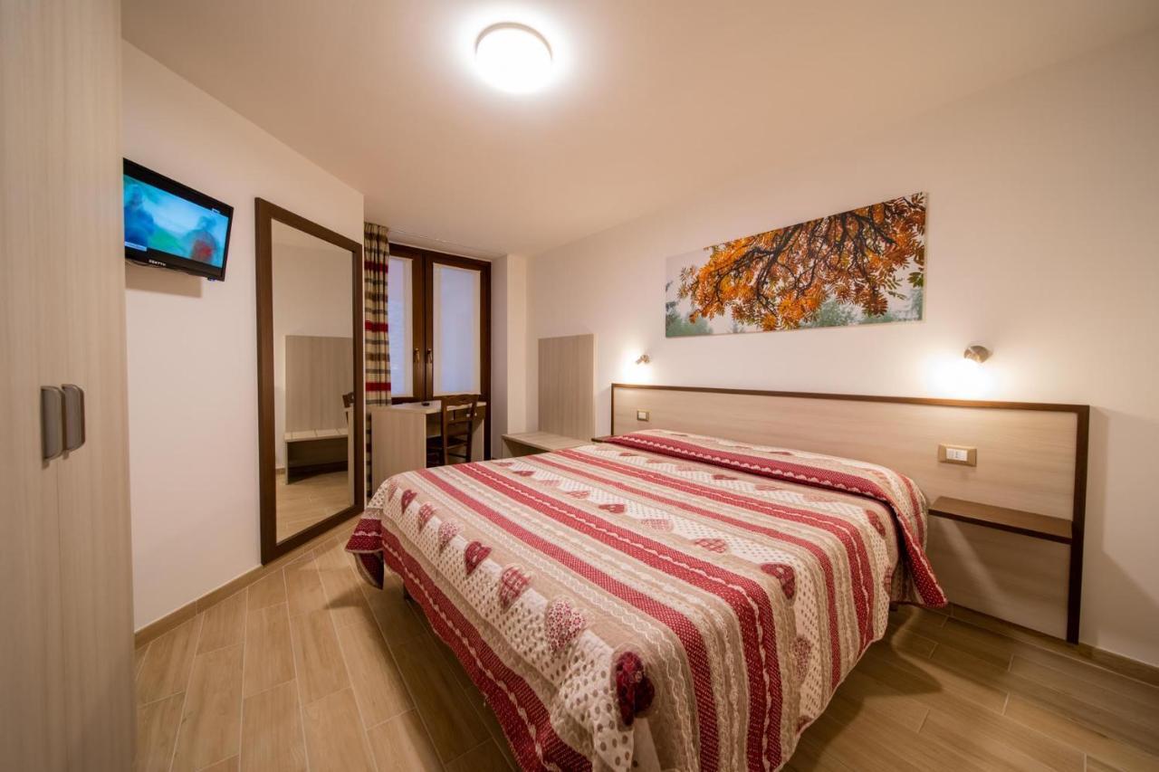 Chambres D'Hotel A Rosy Aosta Eksteriør bilde
